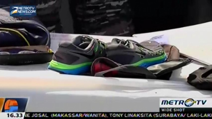 Ditemukan Barang Milik Korban AirAsia