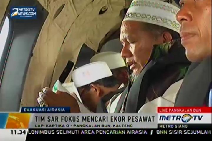 Evakuasi AirAsia, Heli Super Puma Membawa Delapan Rohaniwan 