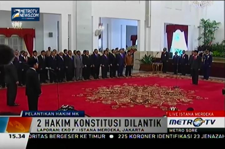Presiden Jokowi Resmi Angkat Dua Hakim Konstitusi 