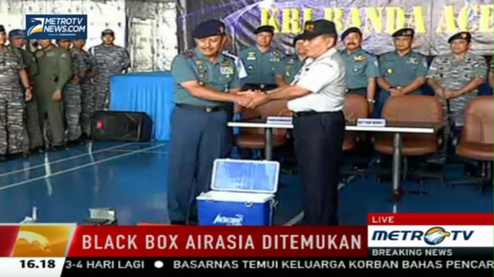 TNI AL Serahkan CVR AirAsia QZ8501 ke KNKT