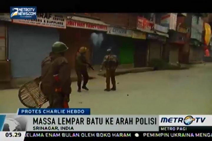 Bentrok Warga dengan Polisi Berlangsung di India