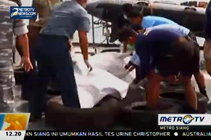 Tim SAR Temukan Enam Korban AirAsia QZ8501