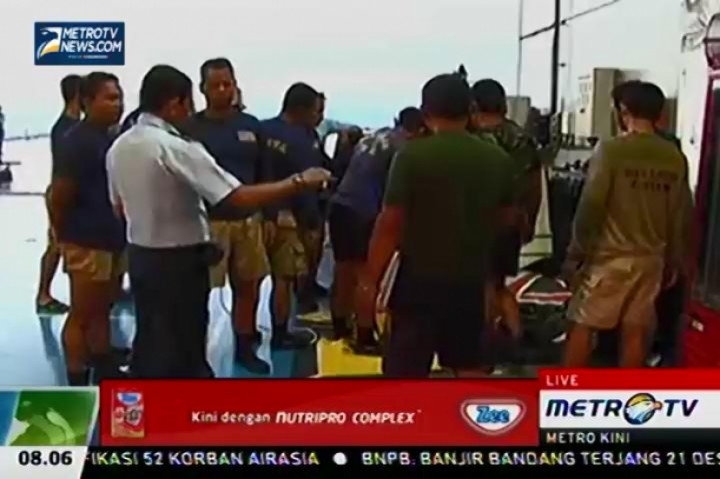 Pengangkatan Badan Pesawat QZ8501 Terus Dilakukan 