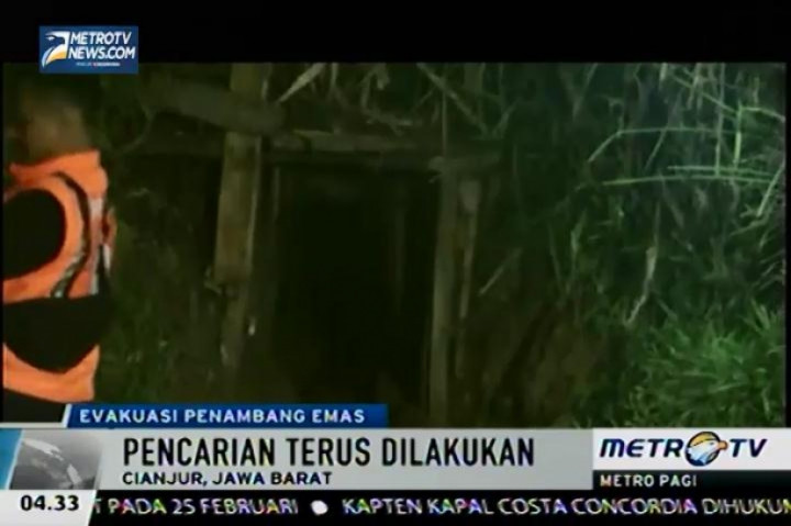 Tim SAR Gabungan Evakuasi 4 Penambang Emas yang Tertimbun