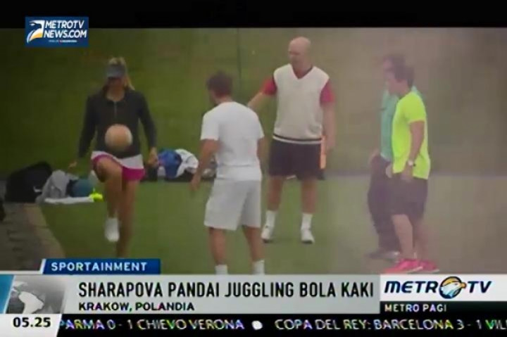 Maria Sharapova Pamer Aksi Juggling Bola