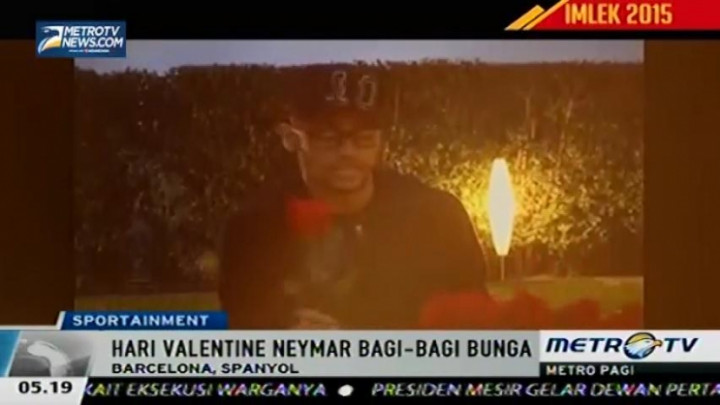 Hari Valentine, Neymar Bagi-bagi Bunga untuk Teman Wanitanya
