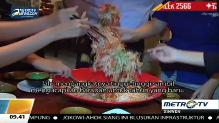 Rayakan Imlek dengan Makan Yu Sheng