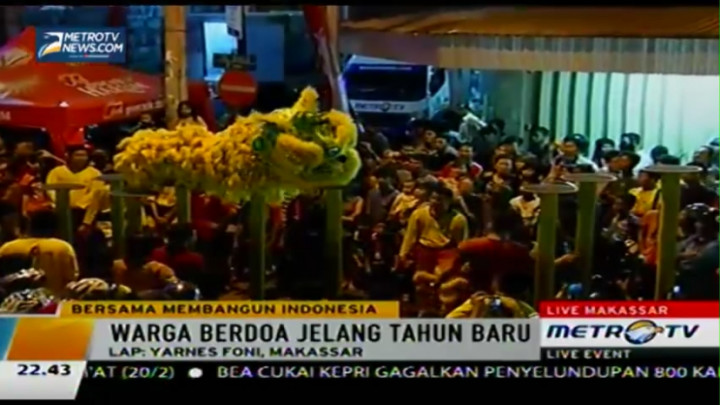 Atraksi Barongsai Warnai Malam Perayaan Imlek di Makassar 