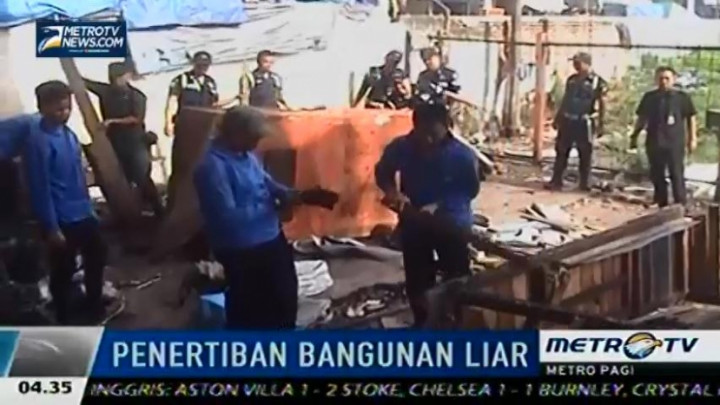 360 Lapak PKL di Stasiun Kebayoran Lama Dibongkar