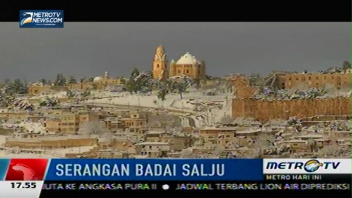 Padang Gurun Timur Tengah Diselimuti Salju 