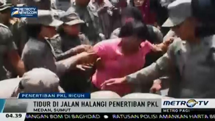 Kericuhan Mewarnai Penertiban PKL di Medan