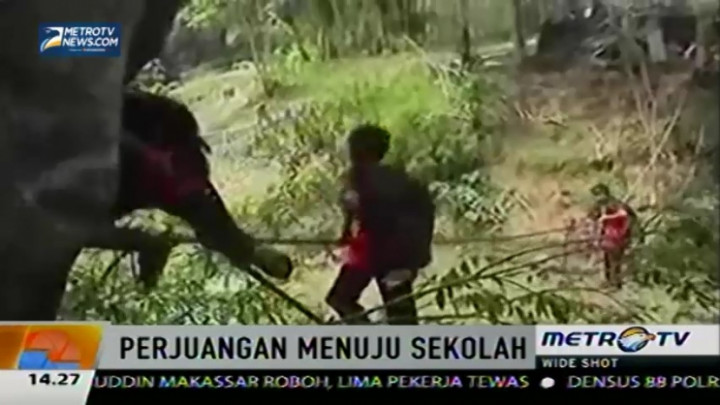 Demi Sekolah, Sejumlah Siswa di Kabupaten Bone Rela Menantang Maut