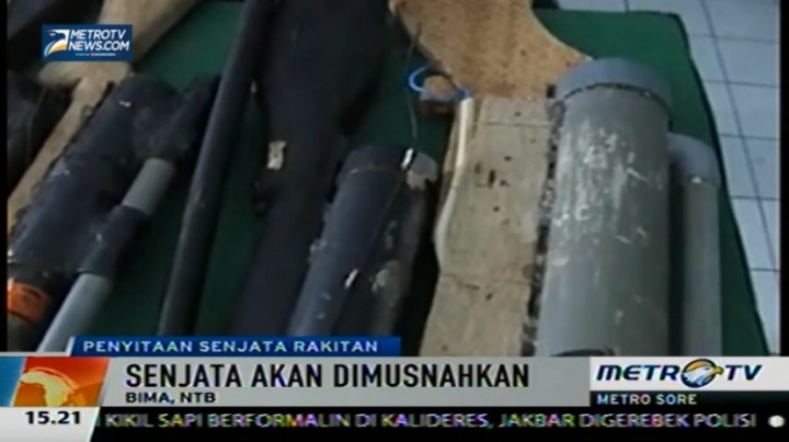  Warga Serahkan Puluhan Senjata Rakitan ke Kodim Bima