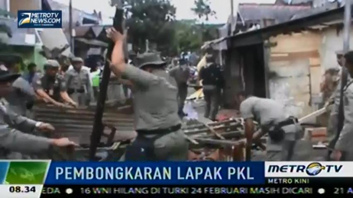 Bangunan PKL di Pasar Bukit Duri Dibongkar