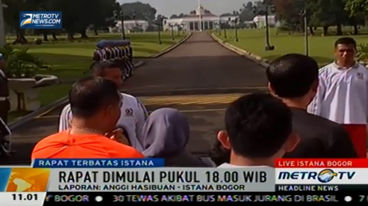  Jokowi akan Gelar Ratas Bahas Rupiah dan Beras