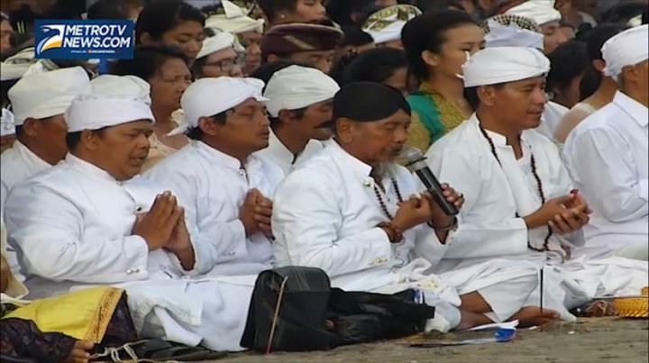 Sambut Hari Raya Nyepi, Umat Hindu Gelar Upacara Melasti 