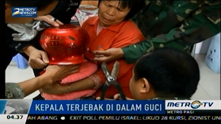 Asyik Bermain, Kepala Bayi Ini Terjebak dalam Guci