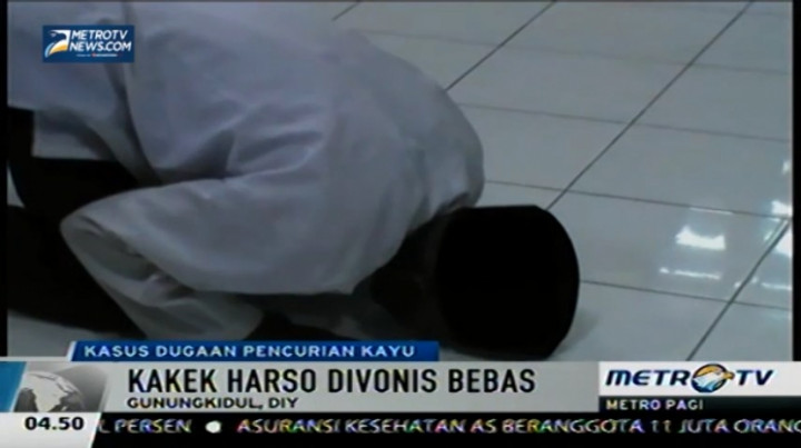 Kakek Pencuri Kayu Divonis Bebas  