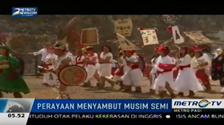  Melihat Serunya Perayaan Sambut Musim Semi di Meksiko