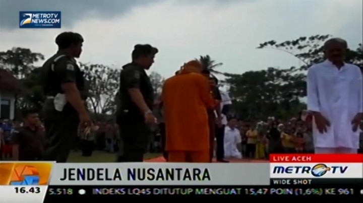 Tujuh Pejudi di Aceh Jalani Hukuman Cambuk