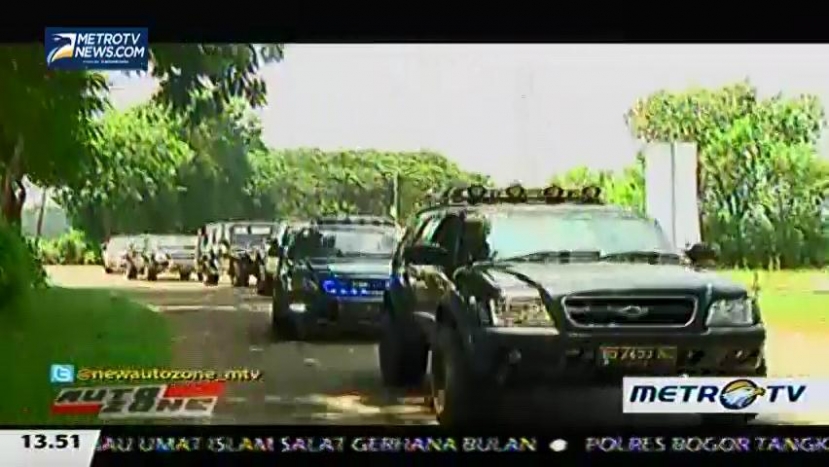 Ratusan Mobil SUV Padati Jalanan Pandeglang