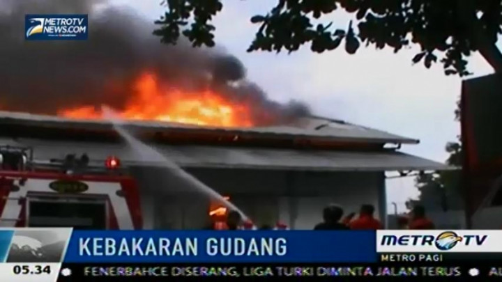 Gudang Indomarco Sleman Dilalap Api