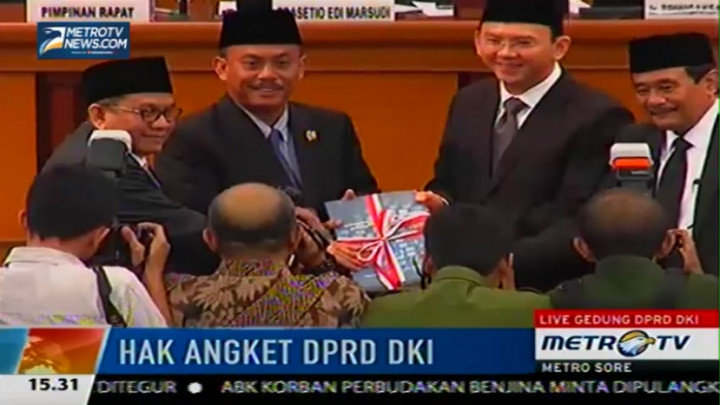 Sidang Paripurna DPRD DKI Membahas APBD 2014 dan Hak Angket Ahok