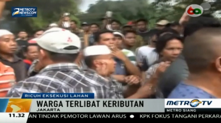 Eksekusi Lahan Berlangsung Ricuh, Warga Sandera Dua Kendaraan 