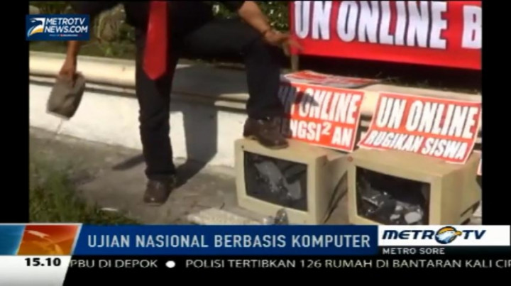Protes UN Online, Pria Ini Rusak Monitor Komputer