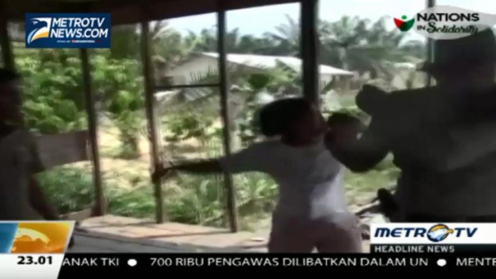 Penertiban Bangunan Liar, Seorang Ibu Pukuli Satpol PP