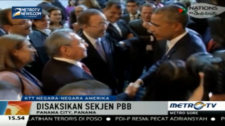 Pertama Kali, Presiden AS dan Kuba Bersalaman 