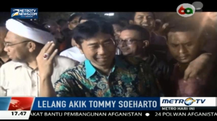 H.Lulung Beli Batu Akik Tommy Soeharto Seharga Rp 150 juta