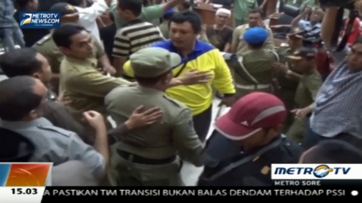 Rapat DPRD-KORPRI Tegal Diwarnai Baku Hantam