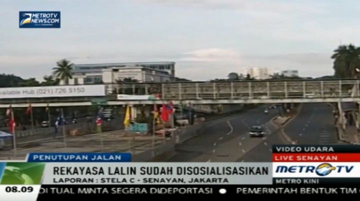 Jalan Protokol Ditutup, Warga Pilih Jalan Kaki 