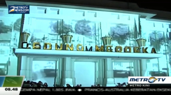 Ribuan Warga Bandung Antusias Saksikan Video Mapping KAA