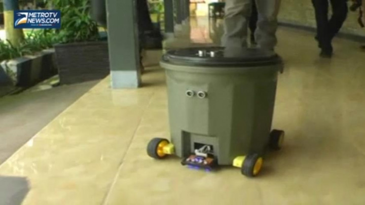 Siswa SMP Ini Ciptakan Robot Sampah