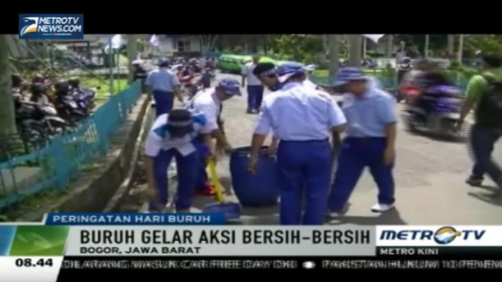Hari Buruh, Para Pekerja di Bogor Gelar Aksi Bersih-Bersih