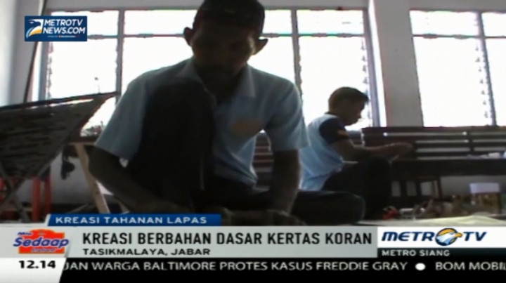 Tahanan Ini Sulap Koran Bekas Jadi Miniatur Truk 