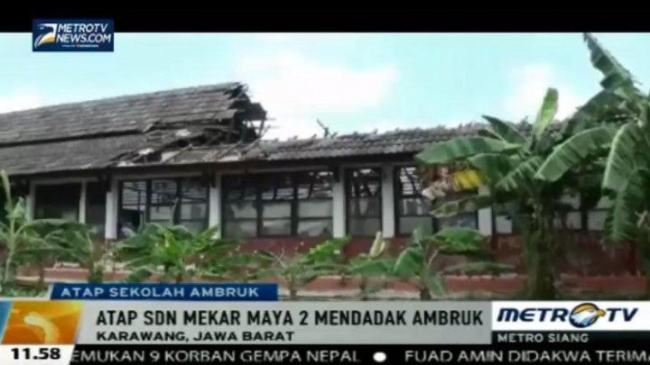 Atap Bangunan Sekolah Dasar Negeri di Karawang Ambruk