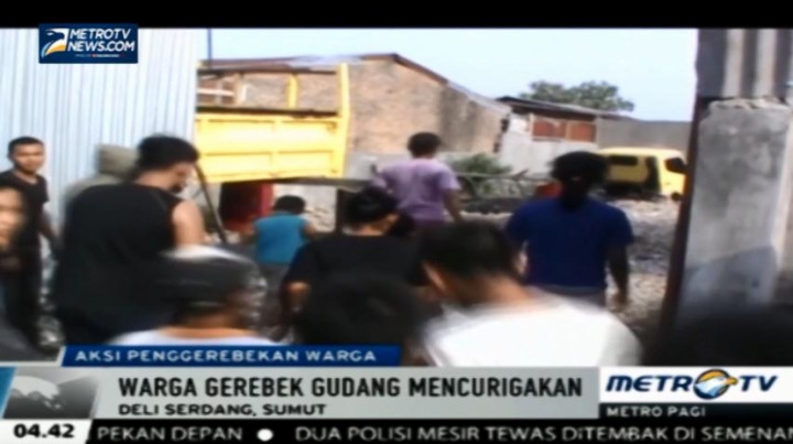Gudang Tempat Mempreteli Mobil Curian Digerebek Warga