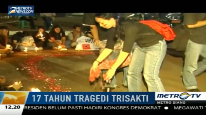 Mahasiswa Tabur Bunga Peringati 17 Tahun Tragedi Trisakti