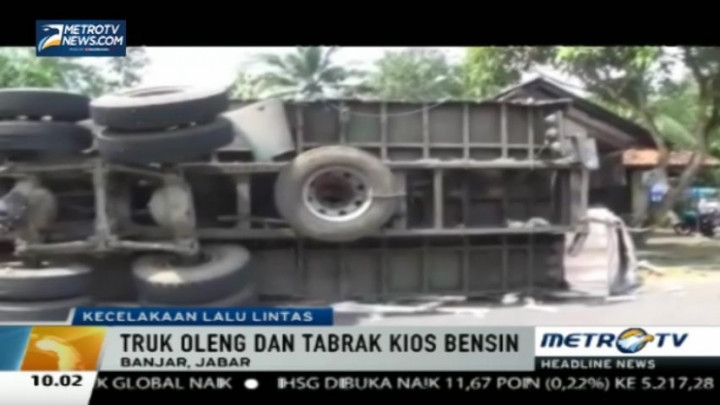 Rem Blong, Sebuah Truk Kontainer Terguling Timpa Kios Bensin 