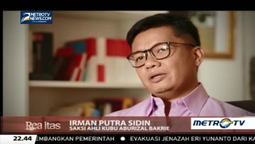 Berebut Partai Kuning di Meja Hijau (2)