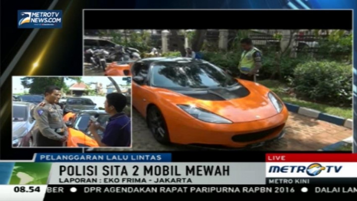 Polisi Periksa Dua Mobil Mewah Bodong