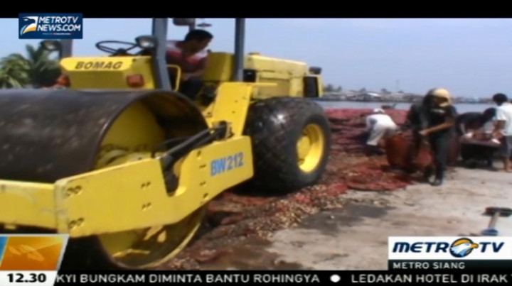 Puluhan Ton Bawang Merah Ilegal Dimusnahkan