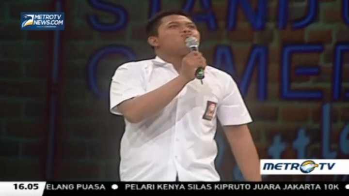 Denny Gitong, <i>Diem-diem</i> Cium Senior