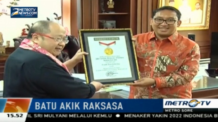 Cincin Batu Akik Fadli Zon Raih Rekor MURI