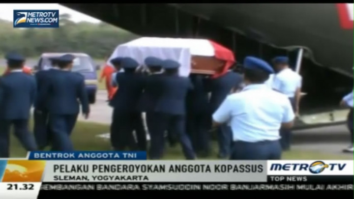 Jenazah TNI Korban Pengeroyokan Diterbangkan ke Jakarta 