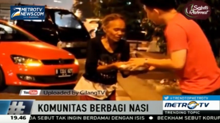 Saling Memberi bersama Komunitas Berbagi Nasi 