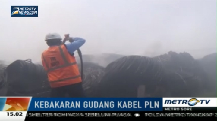 Gudang Kabel PLN di Kediri Hangus Terbakar